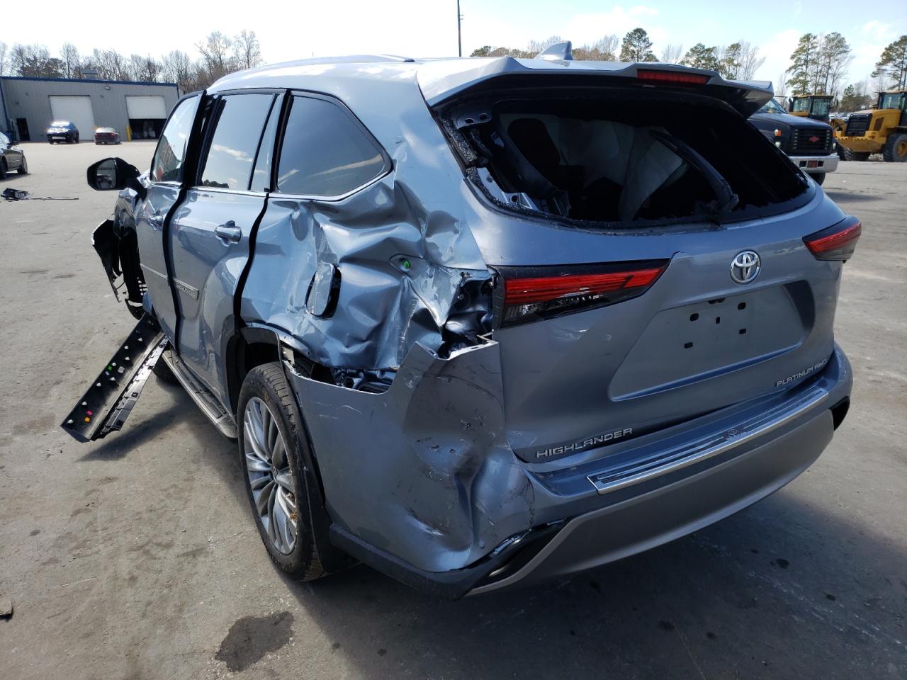 Photo 3 from auction – 2021 TOYOTA HIGHLANDER with VIN 5TDFZRBH8MS072946
