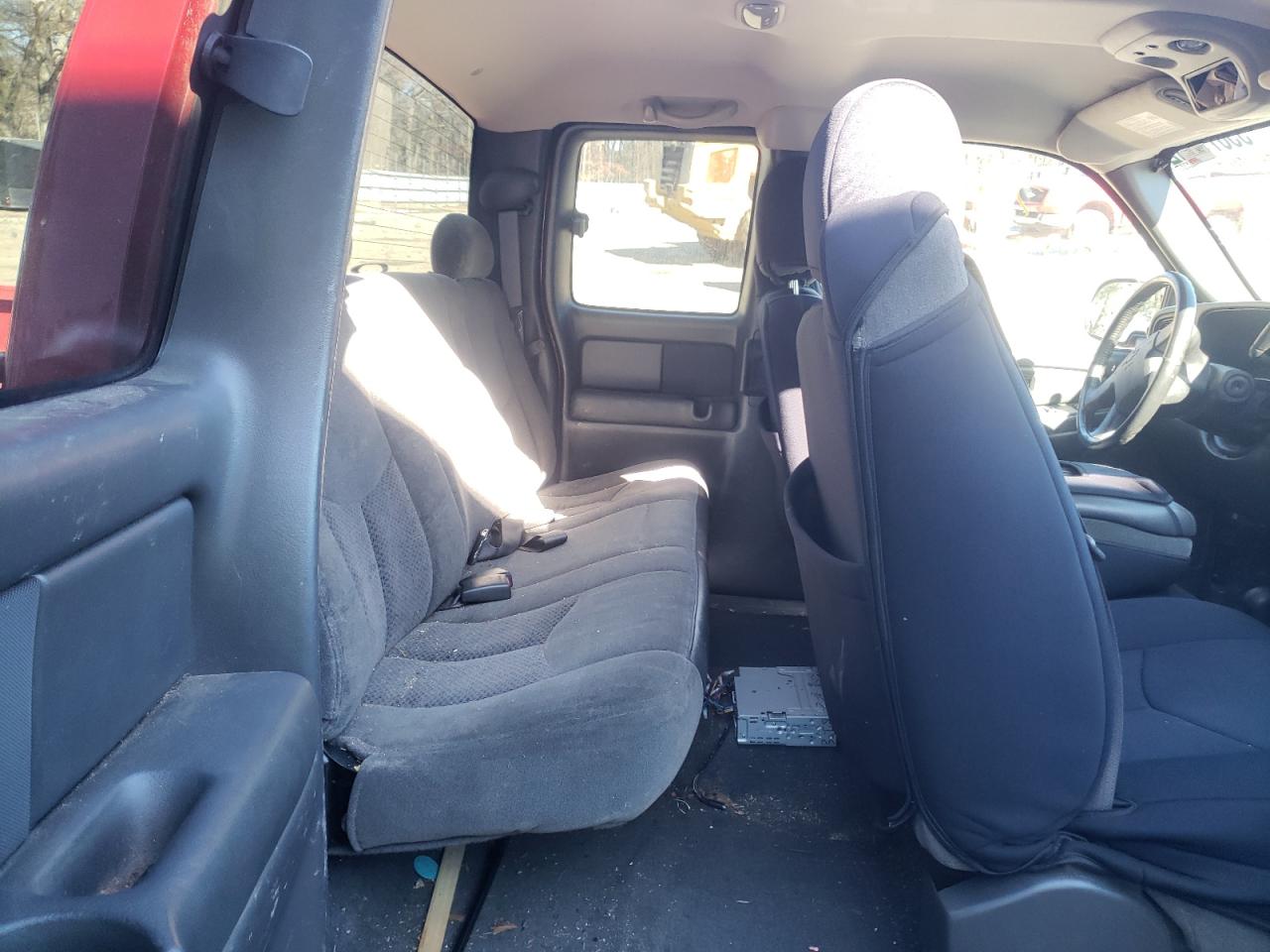 Photo 6 from auction – 2004 CHEVROLET SILVERADO with VIN 1GCEK19TX4E345709