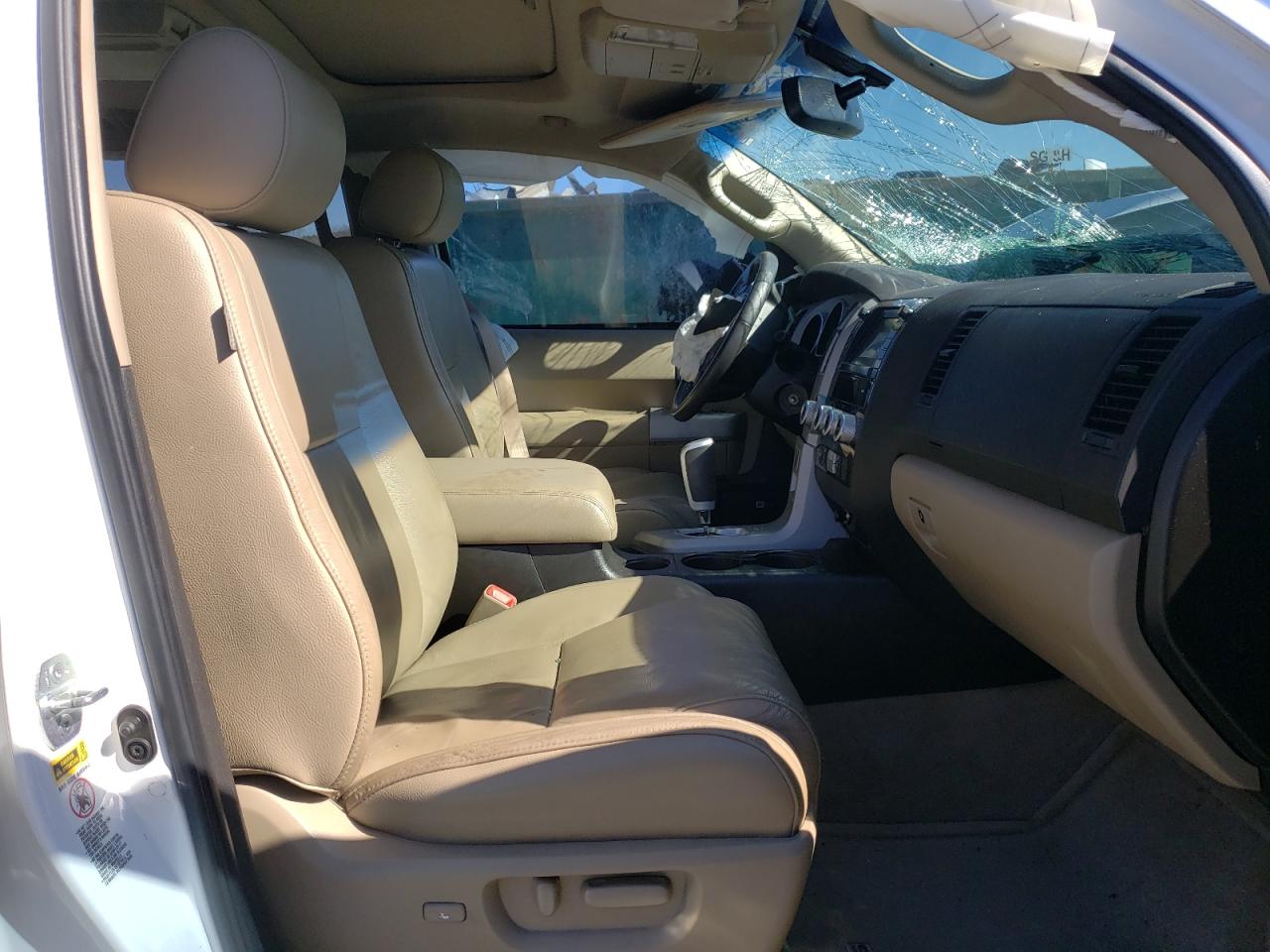 Photo 5 from auction – 2008 TOYOTA SEQOUIA with VIN 5TDBY68A98S009208