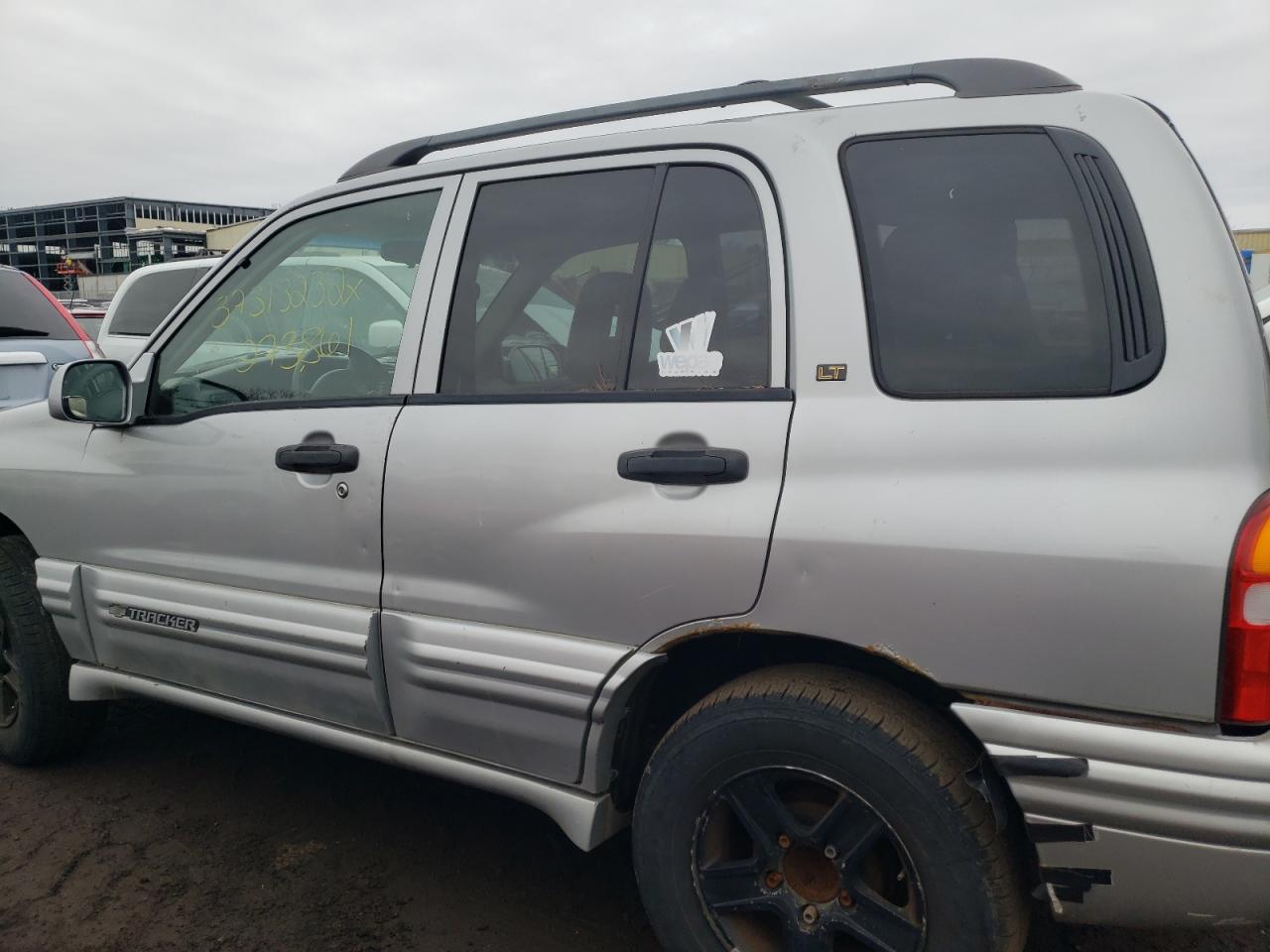 Photo 9 from auction – 2003 CHEVROLET TRACKER LT with VIN 2CNBJ634436931227