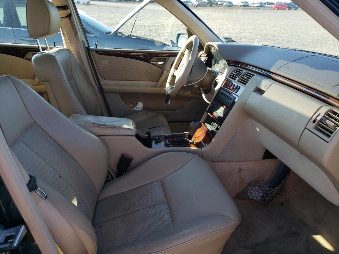 Photo 5 from auction – 1999 MERCEDES-BENZ E 320 with VIN WDBJF65H1XA949595