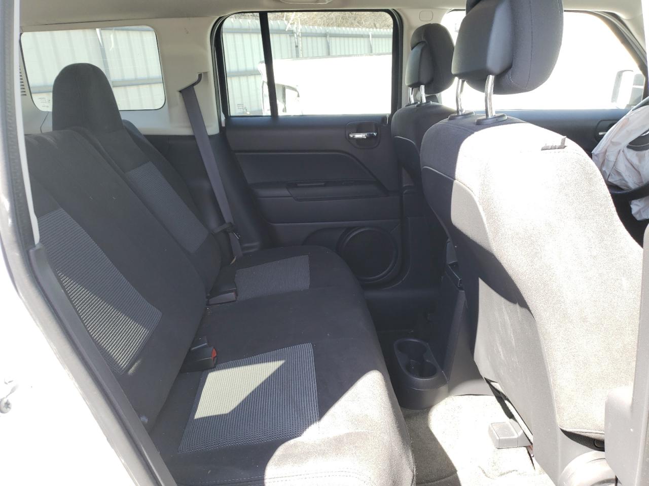 Photo 6 from auction – 2017 JEEP PATRIOT LA with VIN 1C4NJPFB3HD102918