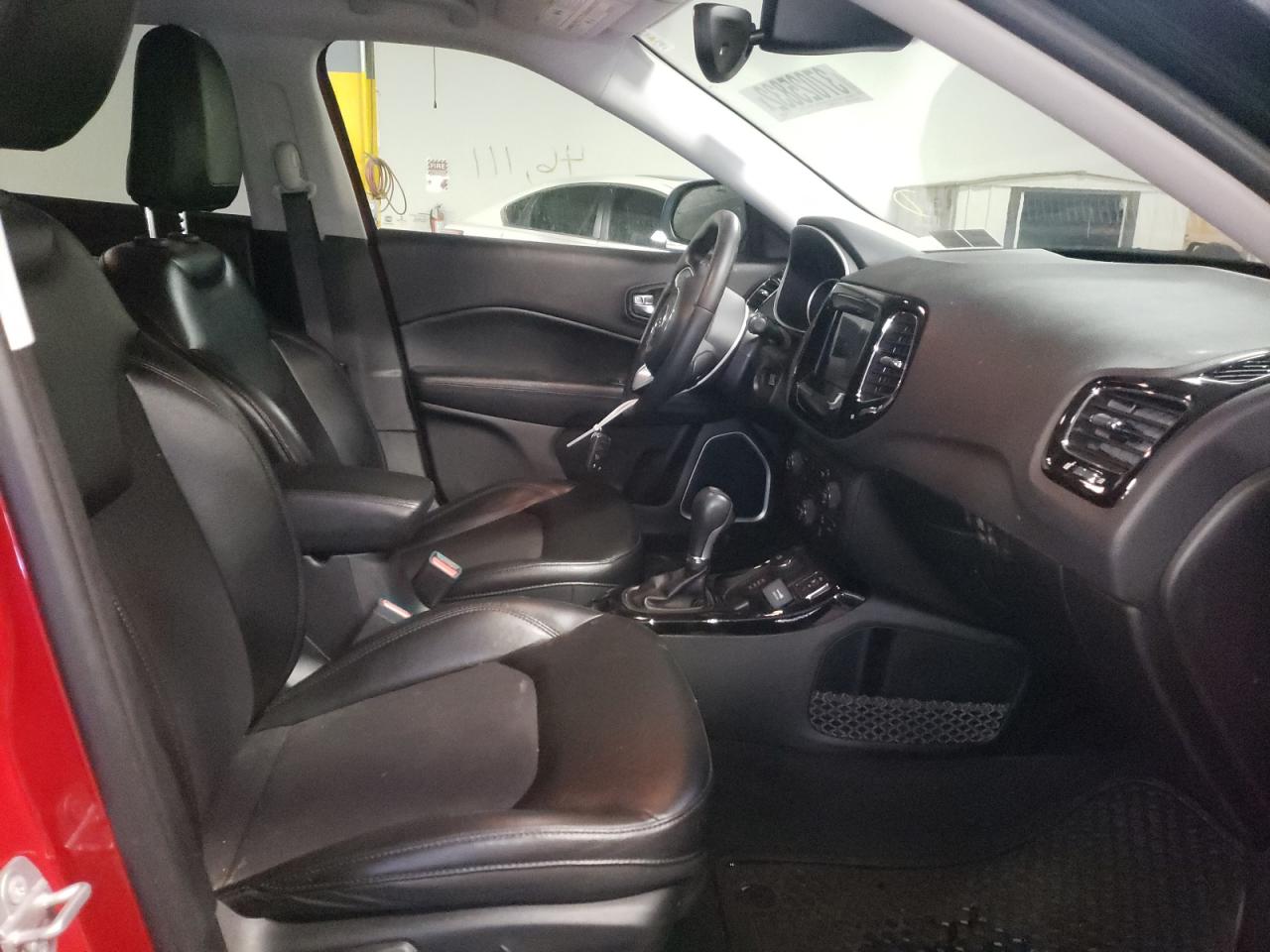 Photo 5 from auction – 2018 JEEP COMPASS LA with VIN 3C4NJDBB1JT304399