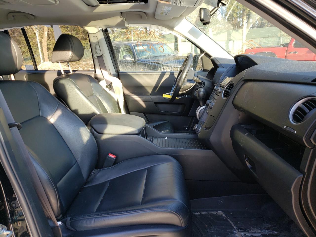 Photo 5 from auction – 2015 HONDA PILOT TOUR with VIN 5FNYF4H94FB033184