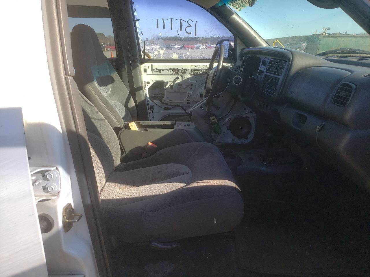 Photo 5 from auction – 2000 DODGE DURANGO with VIN 1B4HS28Z8YF178658