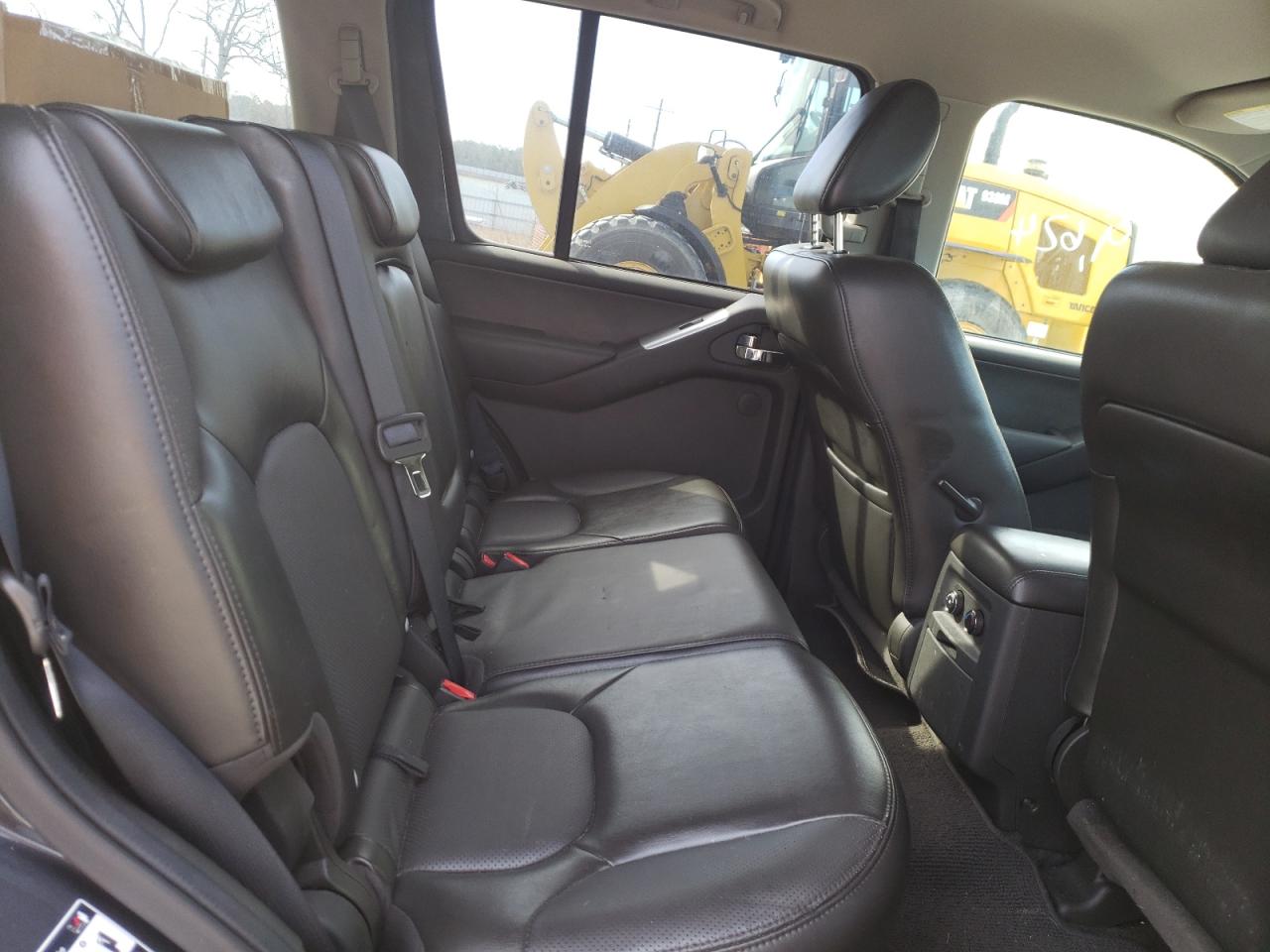 Photo 6 from auction – 2011 NISSAN PATHFINDER with VIN 5N1AR1NNXBC630190
