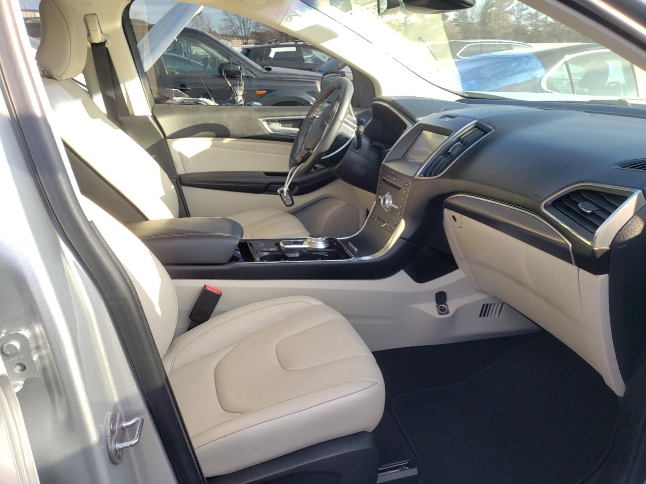 Photo 5 from auction – 2019 FORD EDGE TITAN with VIN 2FMPK3K96KBC37191