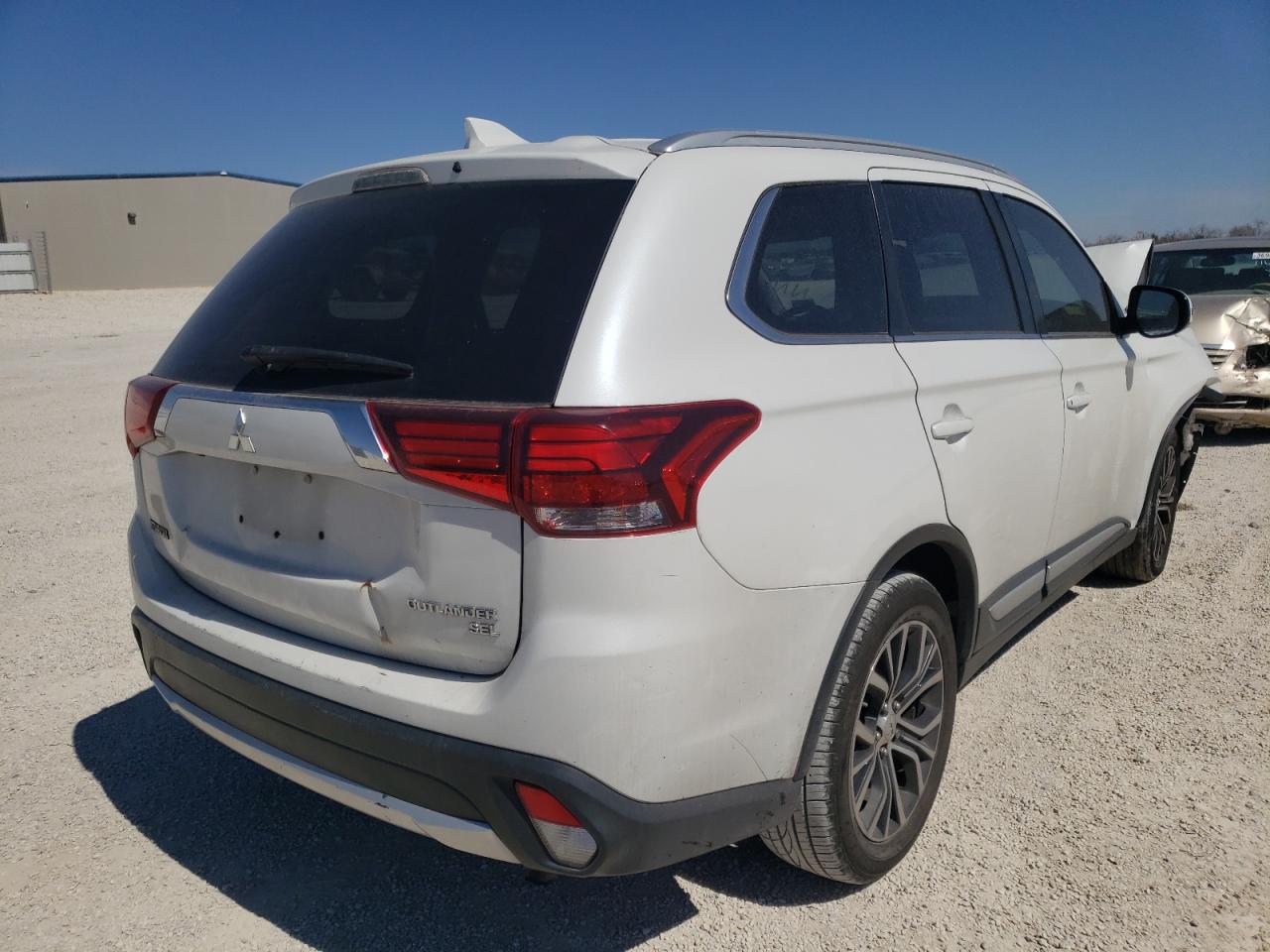 Photo 4 from auction – 2017 MITSUBISHI OUTLANDER with VIN JA4AD3A36HZ048350