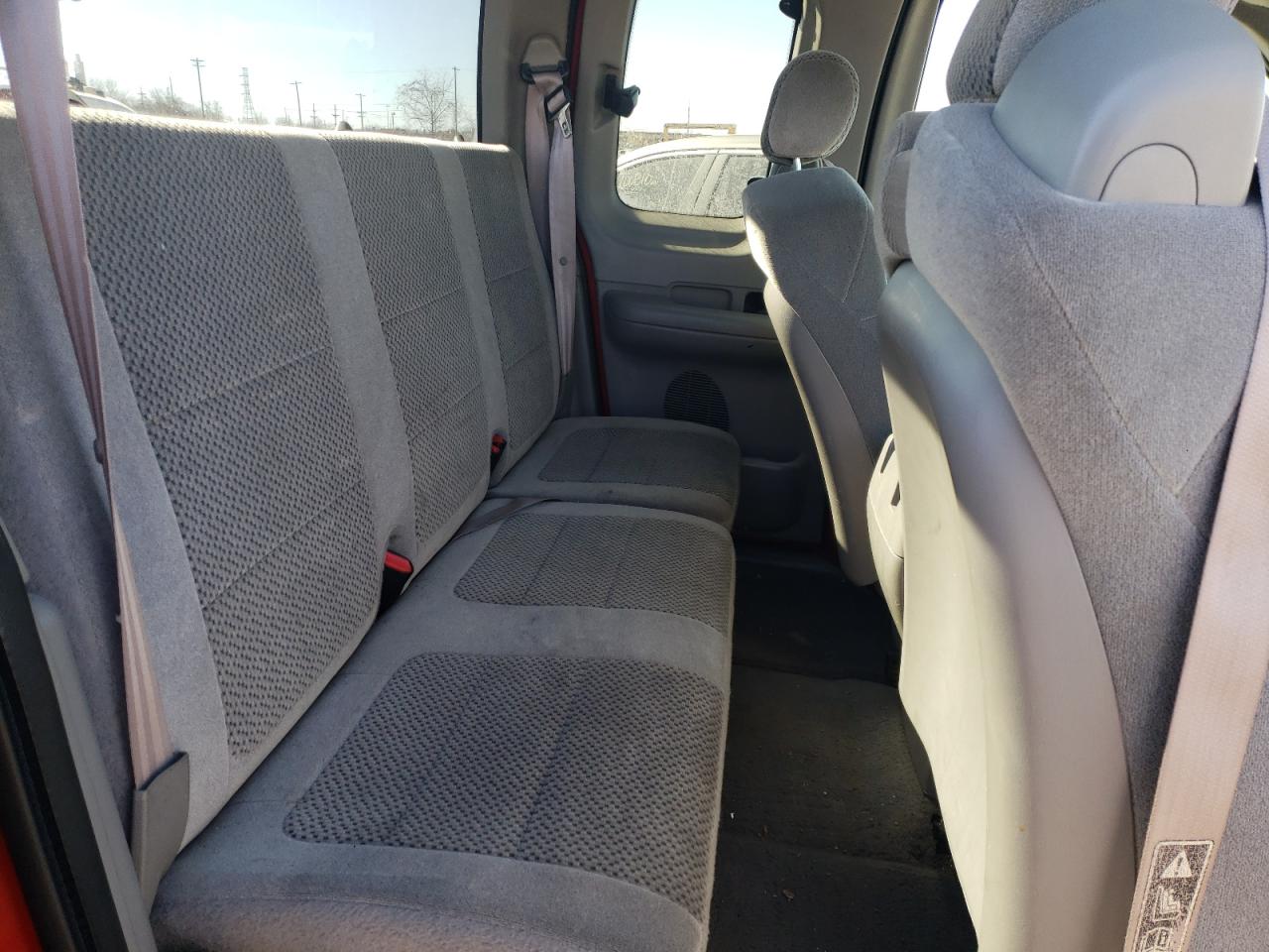 Photo 6 from auction – 2002 FORD F150 with VIN 1FTRX18L02NA98041