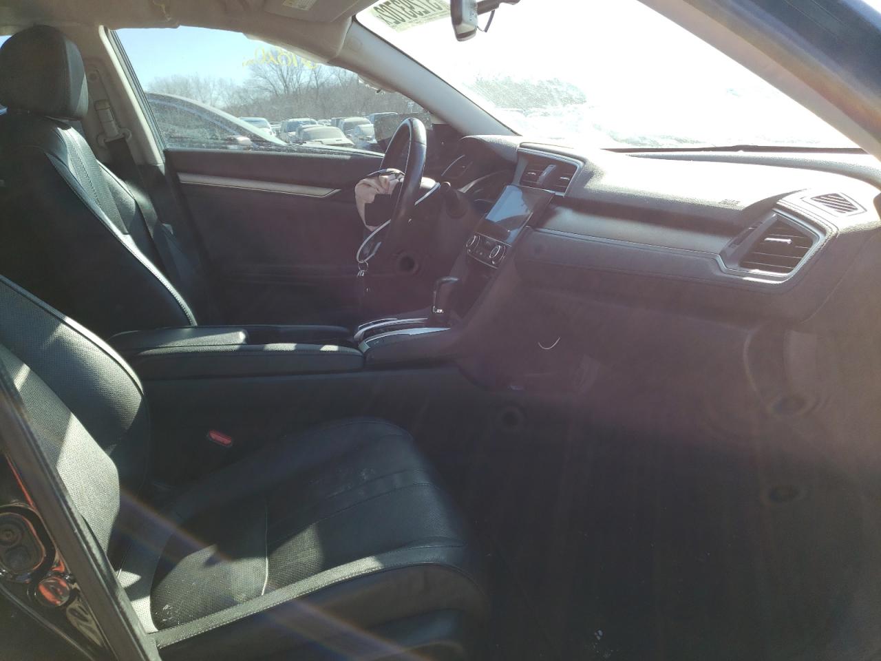 Photo 5 from auction – 2017 HONDA CIVIC EXL with VIN 2HGFC1F73HH635394