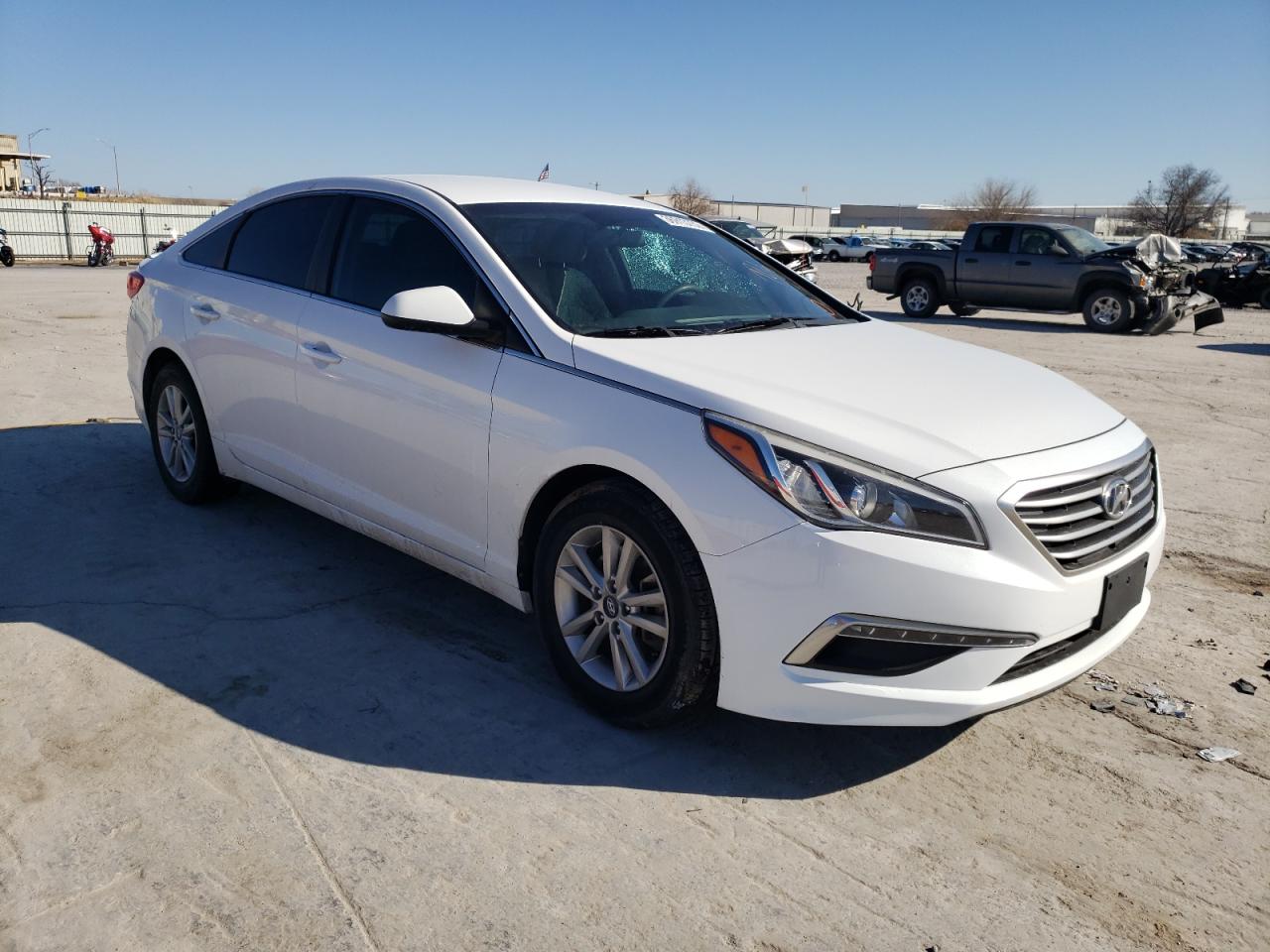 HYUNDAI SONATA SE 2015 with VIN 5NPE24AF2FH061372 - Photo from auction