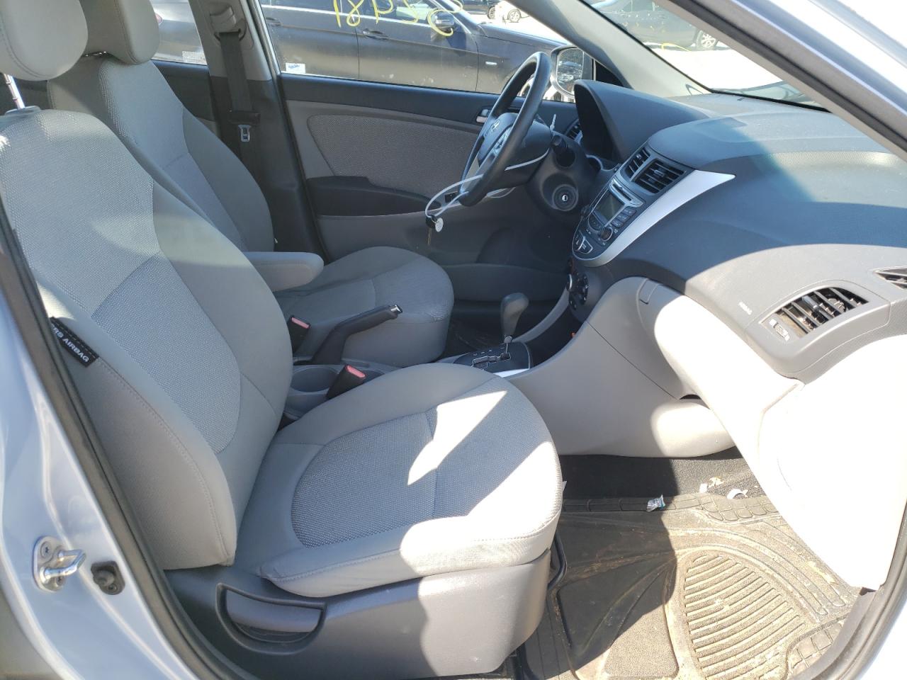 Photo 5 from auction – 2013 HYUNDAI ACCENT GLS with VIN KMHCT5AE2DU110537