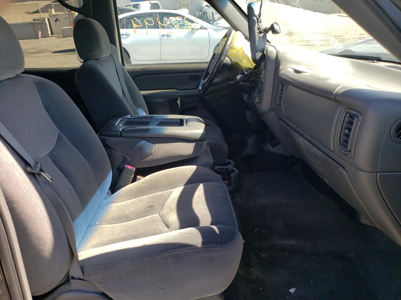 Photo 5 from auction – 2005 GMC NEW SIERRA with VIN 2GTEC13T051323467