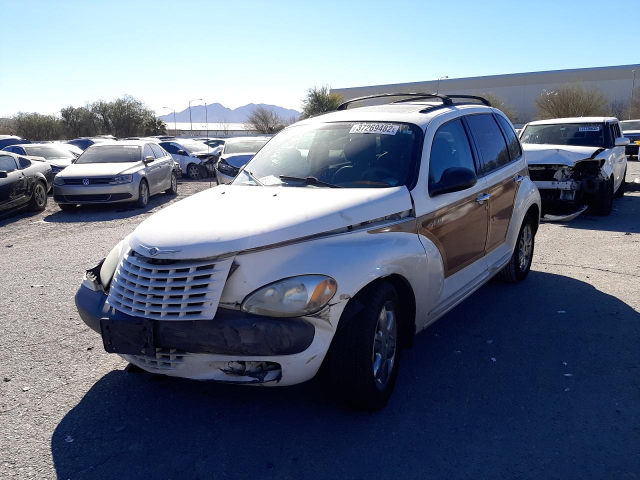 Photo 2 from auction – 2002 CHRYSLER PT CRUISER with VIN 3C8FY68B92T326430