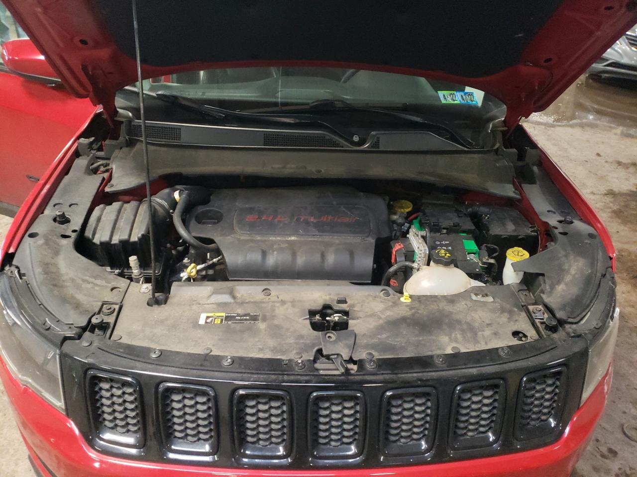Фото 7 с аукциона – 2018 JEEP COMPASS LA с VIN 3C4NJDBB1JT304399