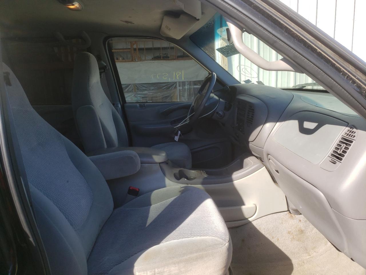 Photo 5 from auction – 1998 FORD EXPEDITION with VIN 1FMRU18W6WLC44880