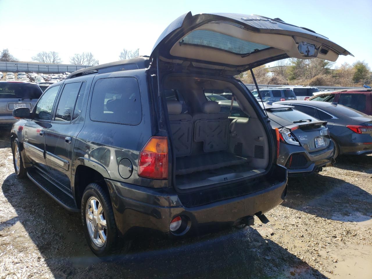 Photo 3 from auction – 2004 GMC ENVOY XL with VIN 1GKES16S646106894