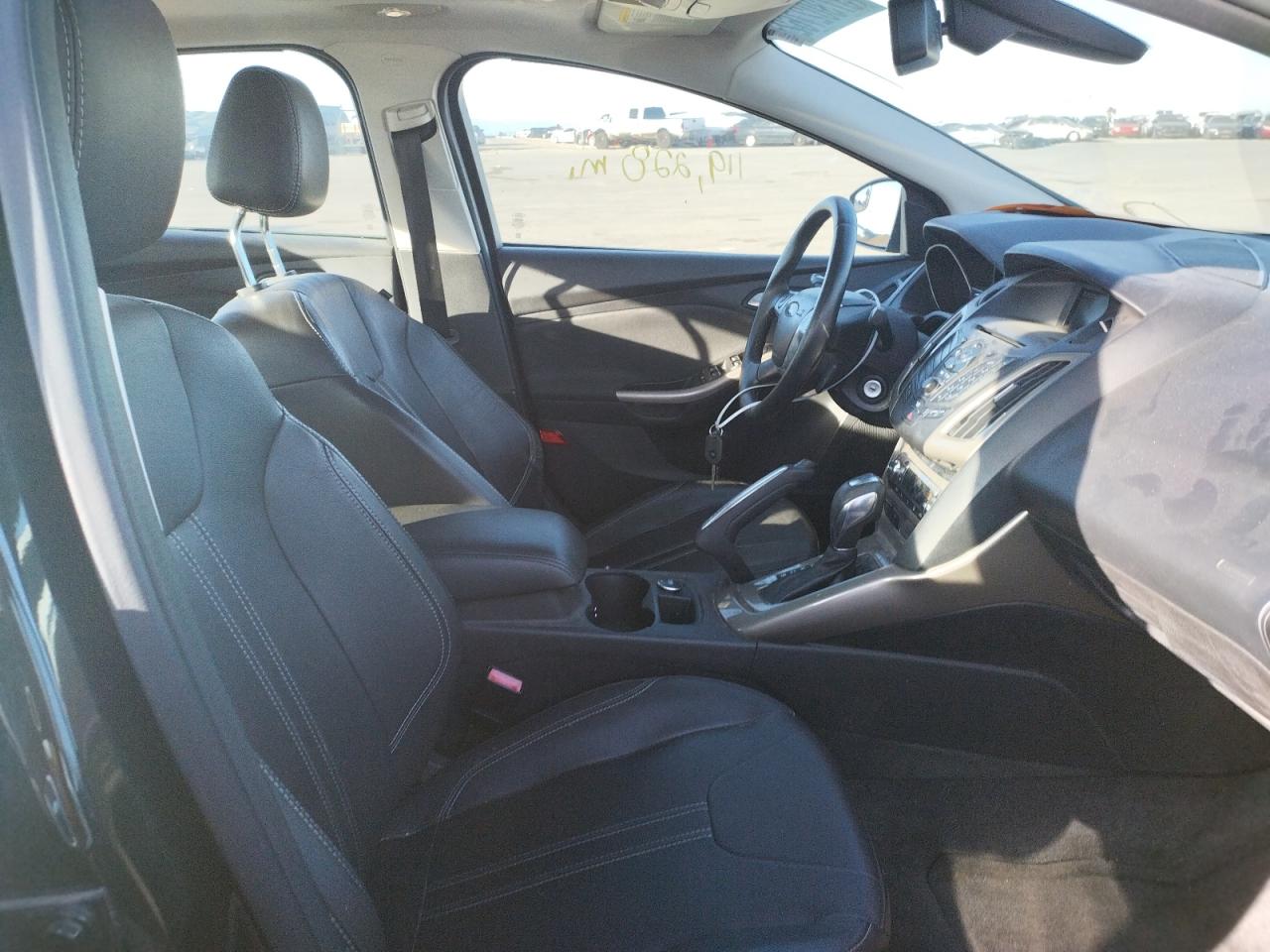 Photo 5 from auction – 2012 FORD FOCUS SEL with VIN 1FAHP3H24CL168562