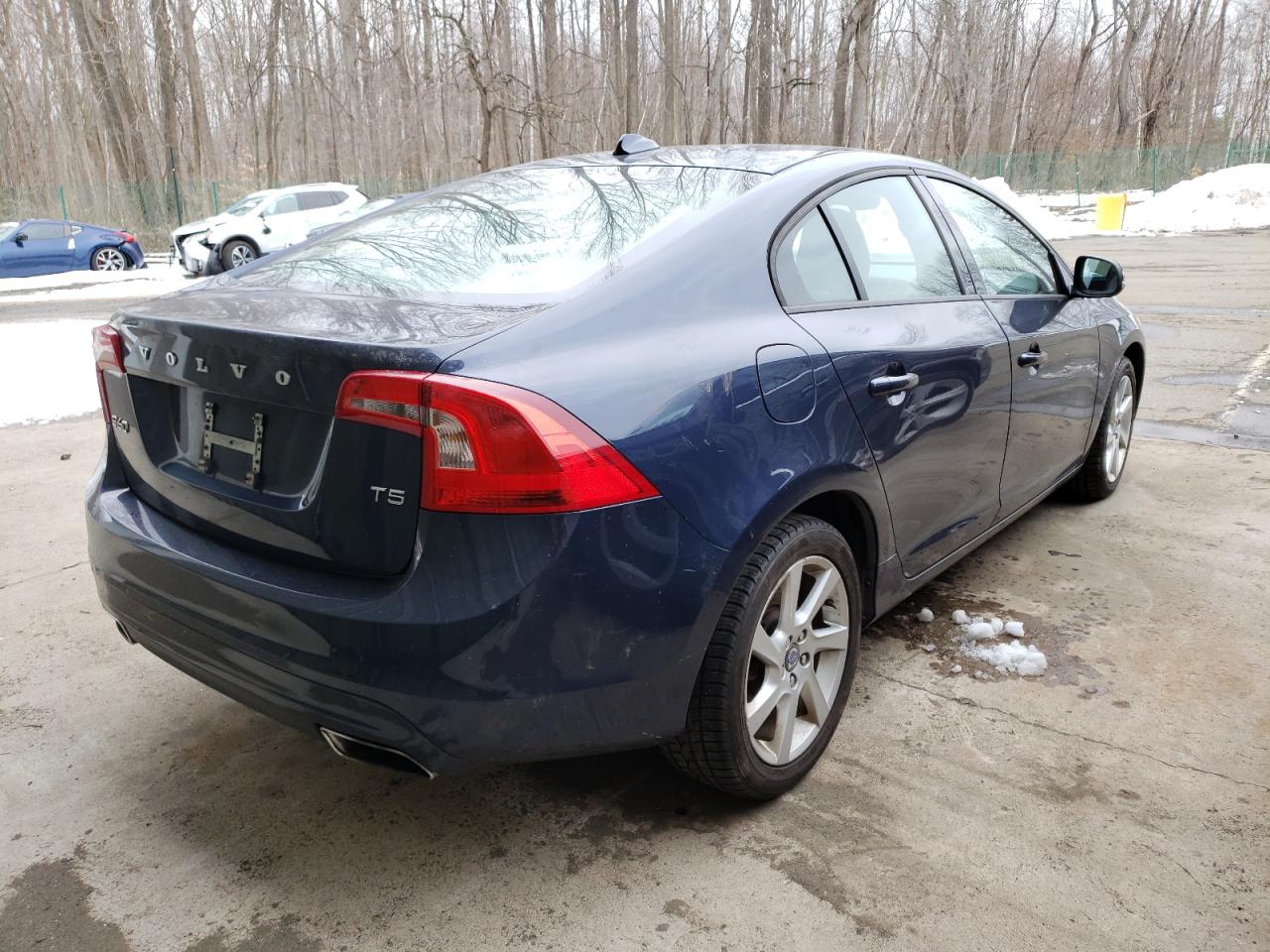 Photo 4 from auction – 2015 VOLVO S60 with VIN YV140MFJ0F2351975