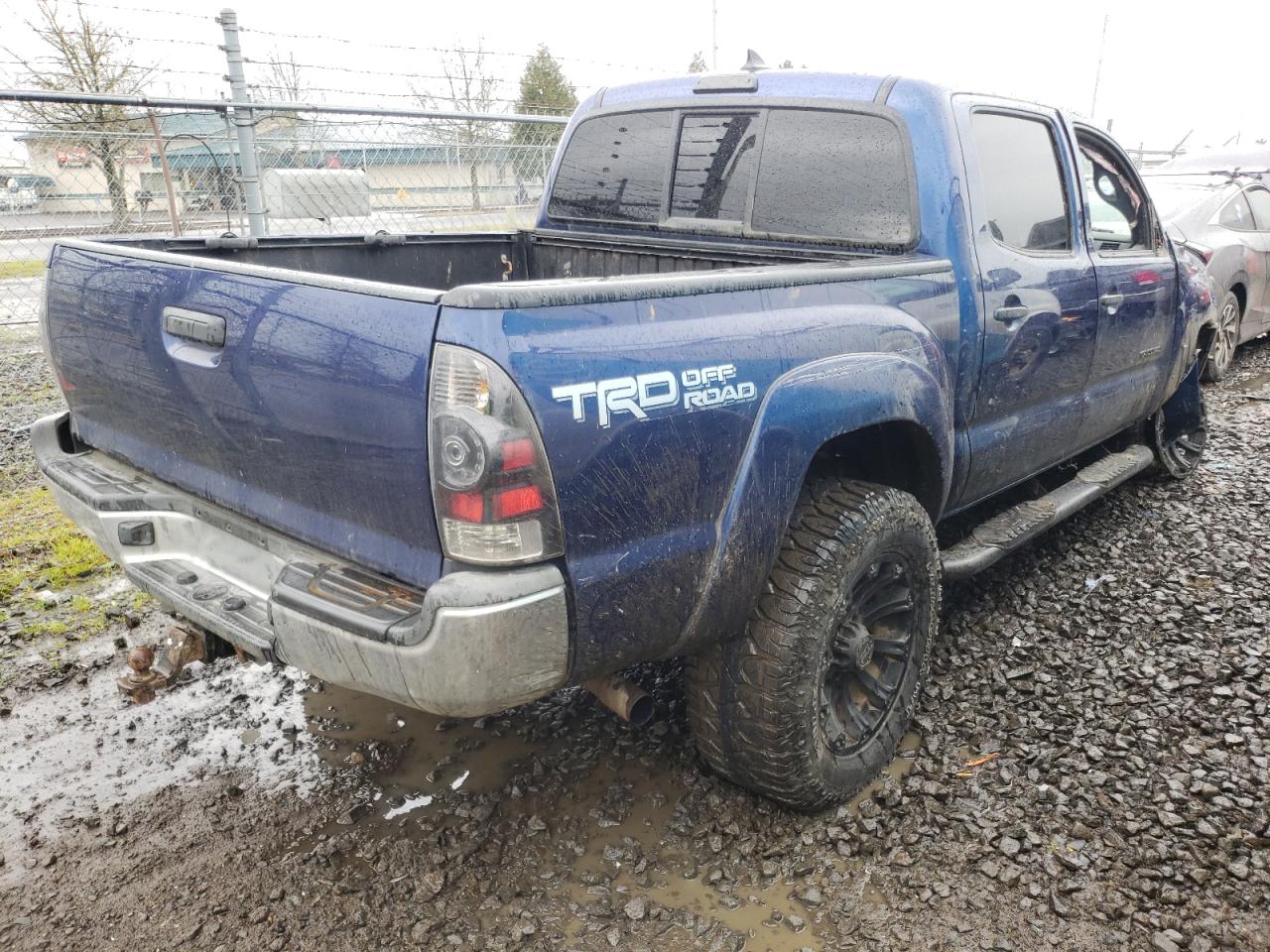 Photo 4 from auction – 2014 TOYOTA TACOMA DOU with VIN 3TMLU4EN4EM149237