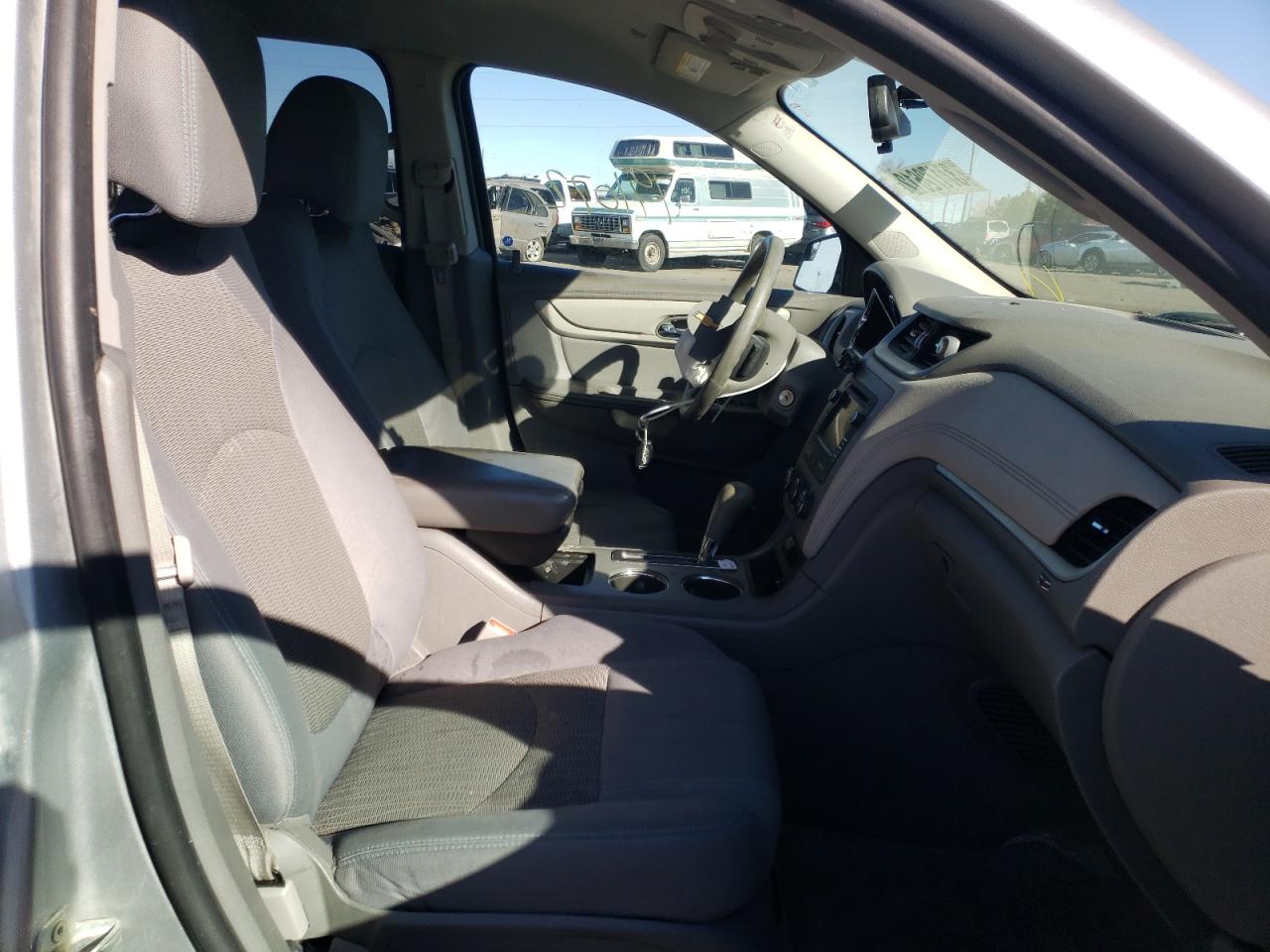 Photo 5 from auction – 2014 CHEVROLET TRAVERSE L with VIN 1GNKVFED5EJ177158