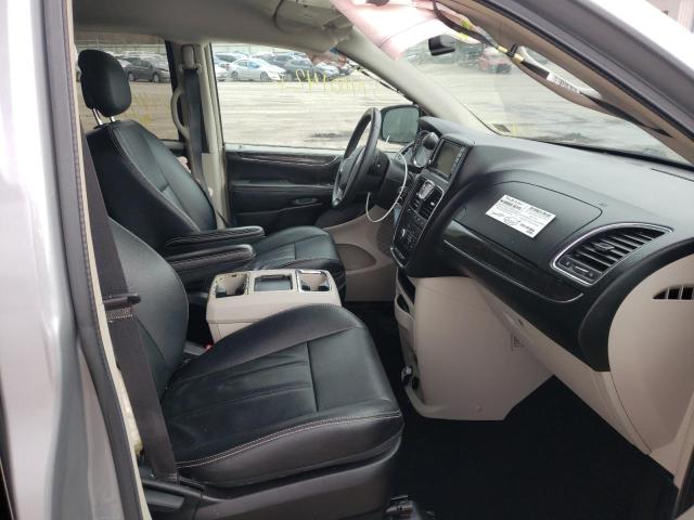 Photo 5 from auction – 2015 CHRYSLER TOWN & COU with VIN 2C4RC1BG6FR677132