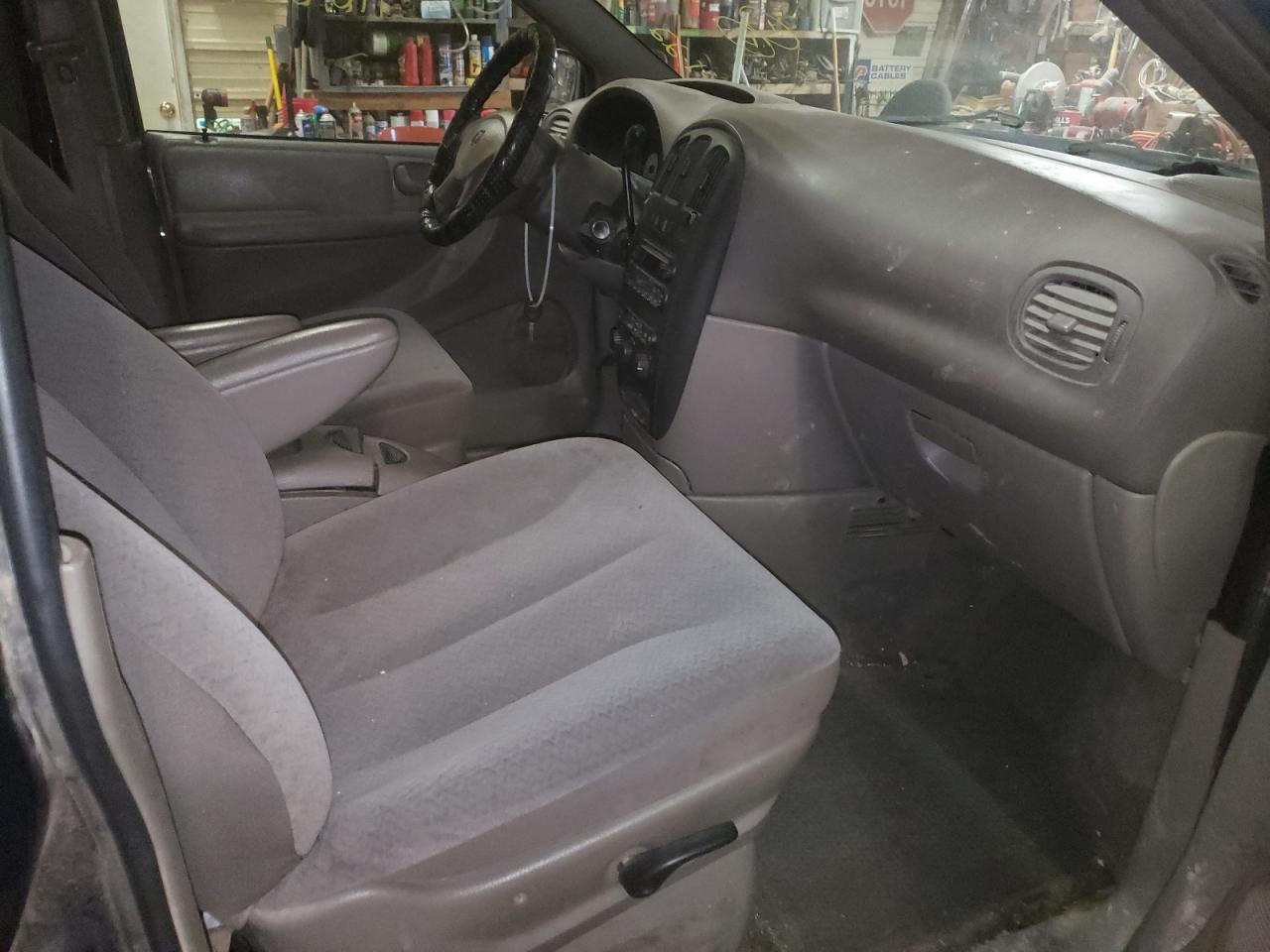 Photo 5 from auction – 2003 DODGE GRAND CARA with VIN 2D8GP74L23R110910