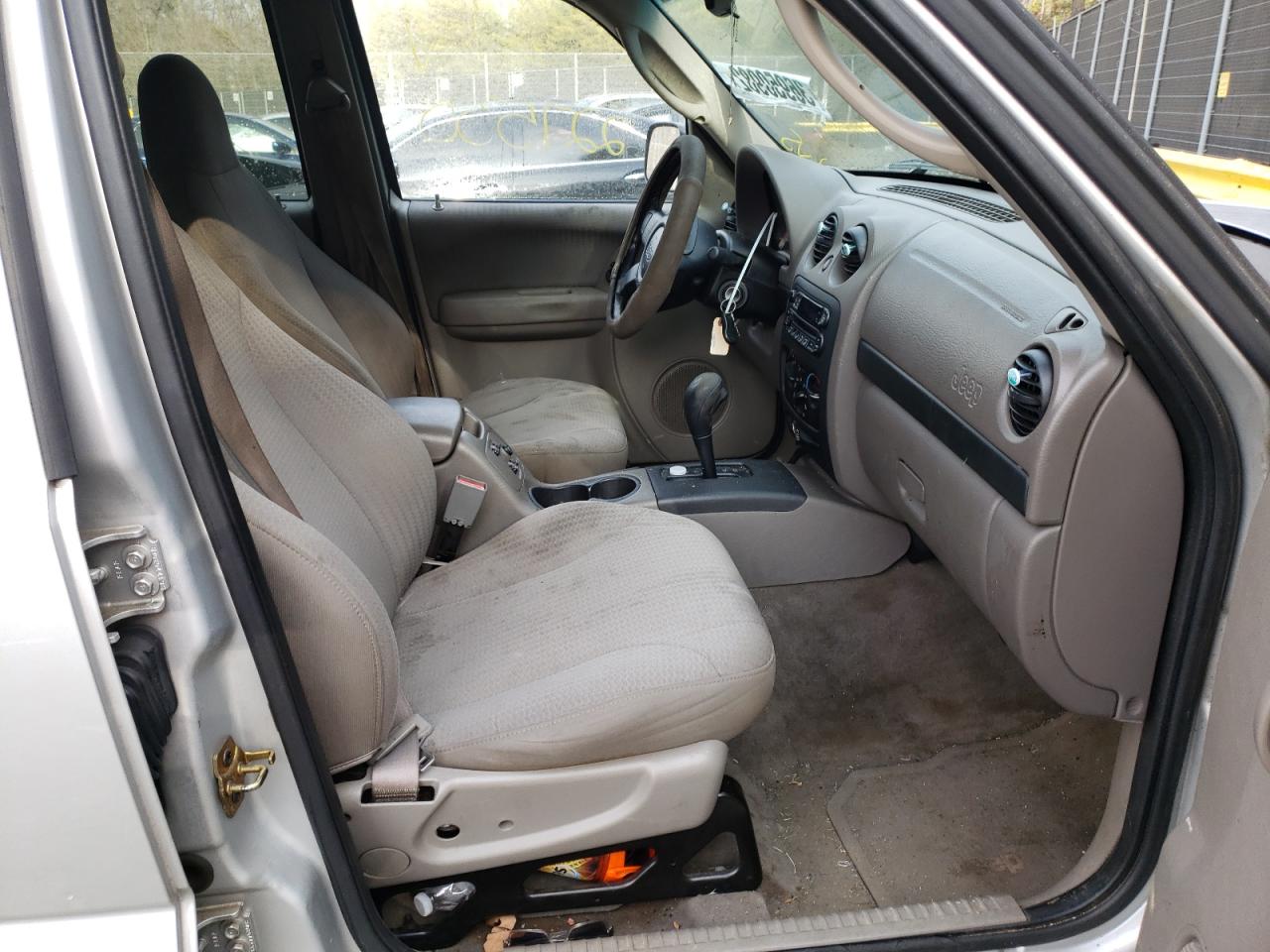 Photo 5 from auction – 2002 JEEP LIBERTY SP with VIN 1J4GK48K92W121089