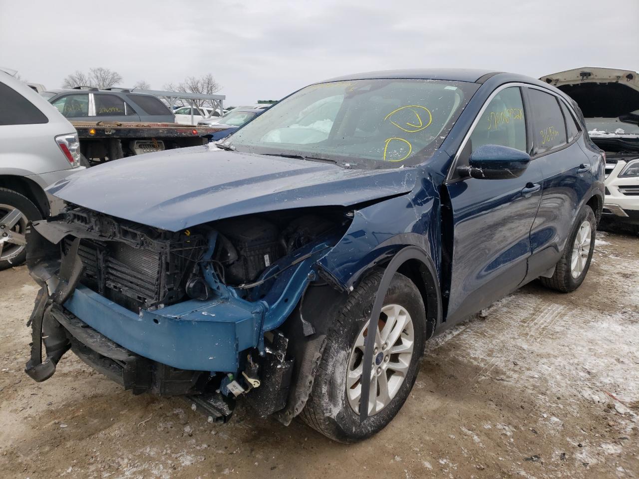 Photo 2 from auction – 2020 FORD ESCAPE SE with VIN 1FMCU9G69LUA19199