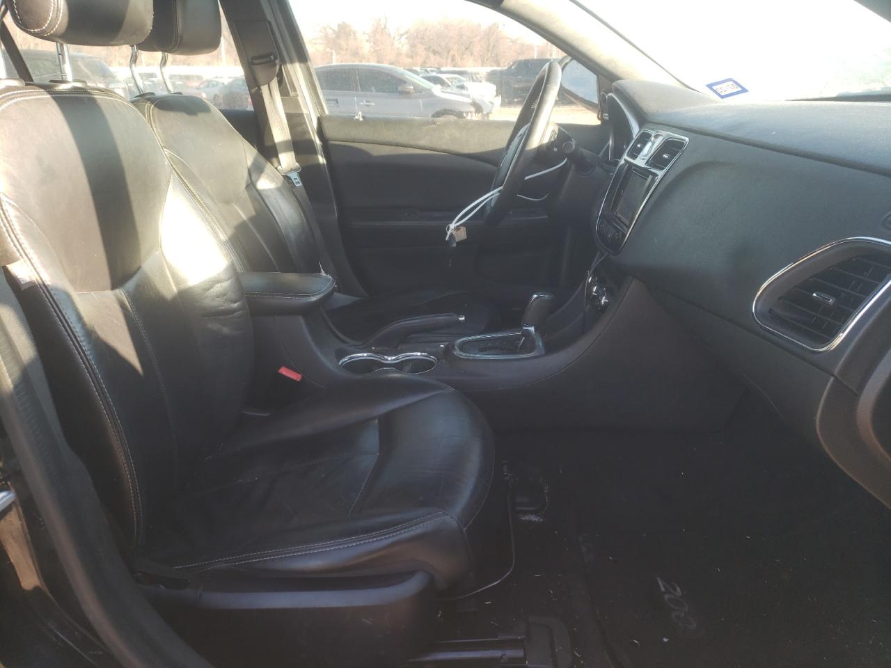 Photo 5 from auction – 2014 CHRYSLER 200 LIMITE with VIN 1C3CCBCG4EN199206