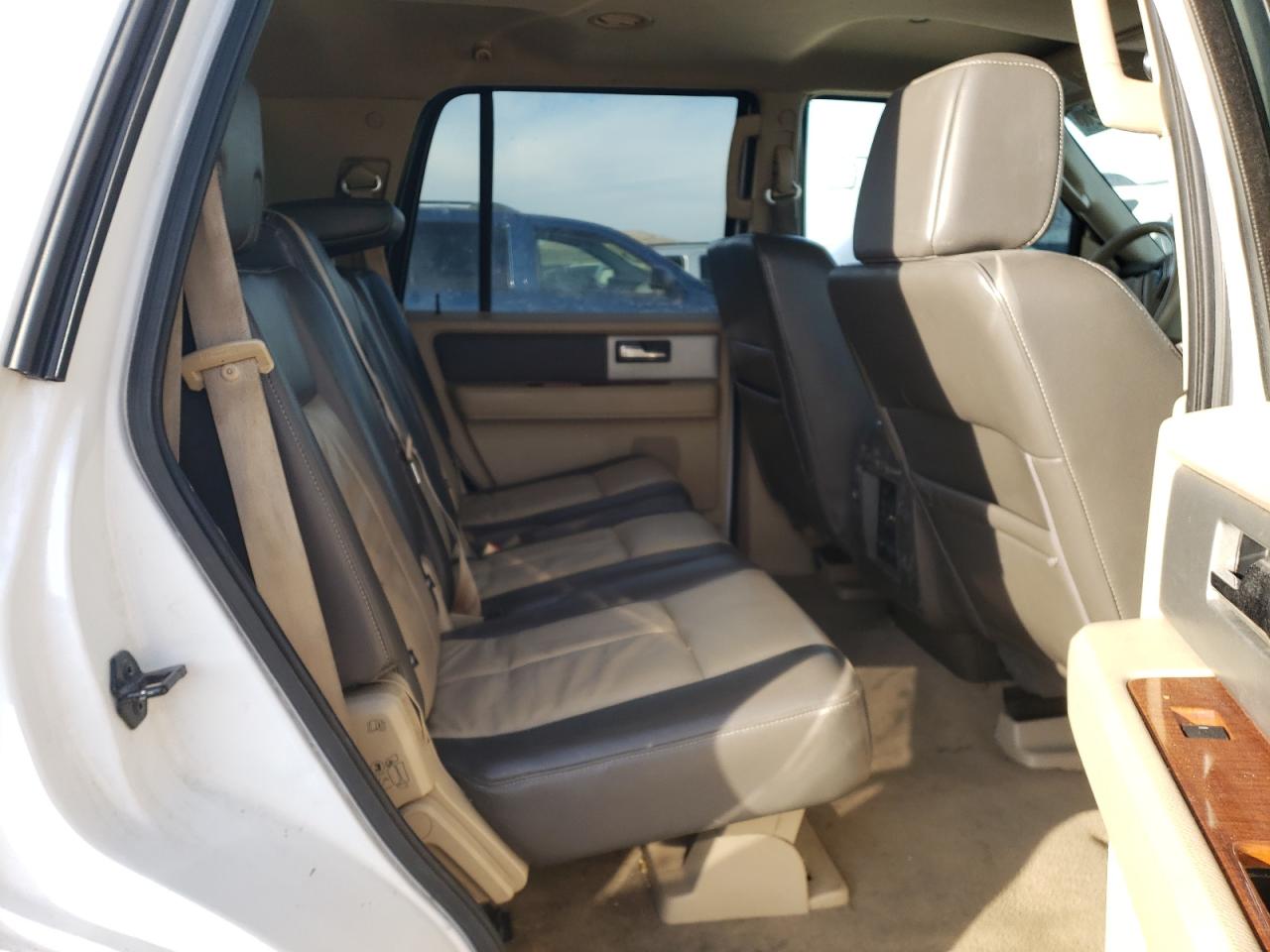 Photo 6 from auction – 2007 FORD EXPEDITION with VIN 1FMFU185X7LA30079