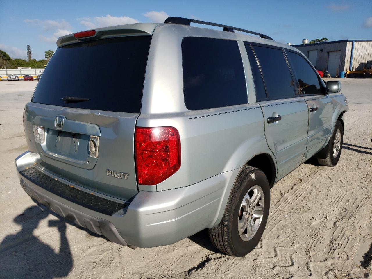 Photo 4 from auction – 2003 HONDA PILOT EXL with VIN 2HKYF18563H577078
