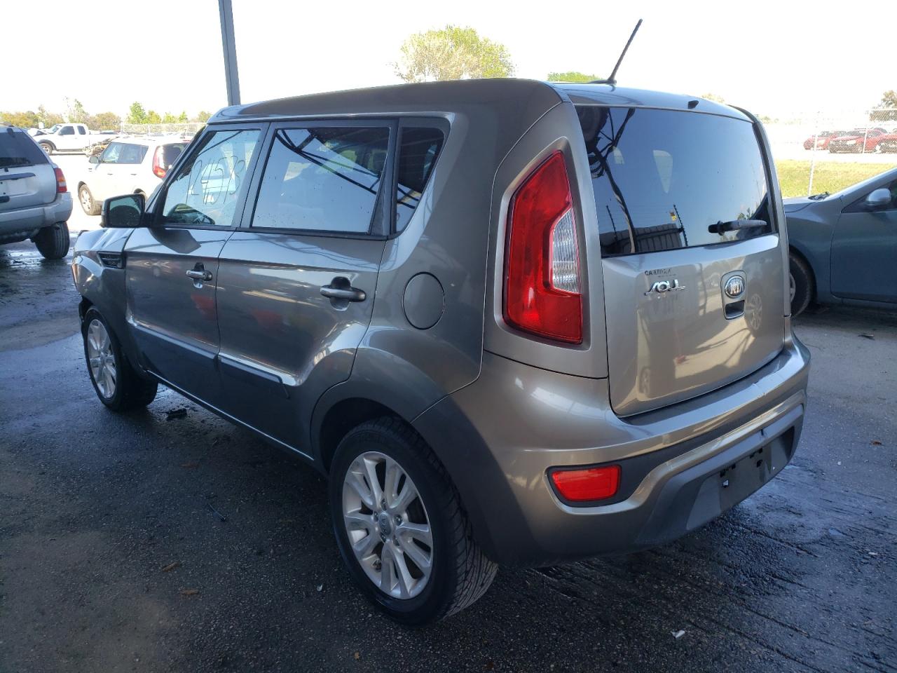 Photo 3 from auction – 2013 KIA SOUL + with VIN KNDJT2A64D7601936