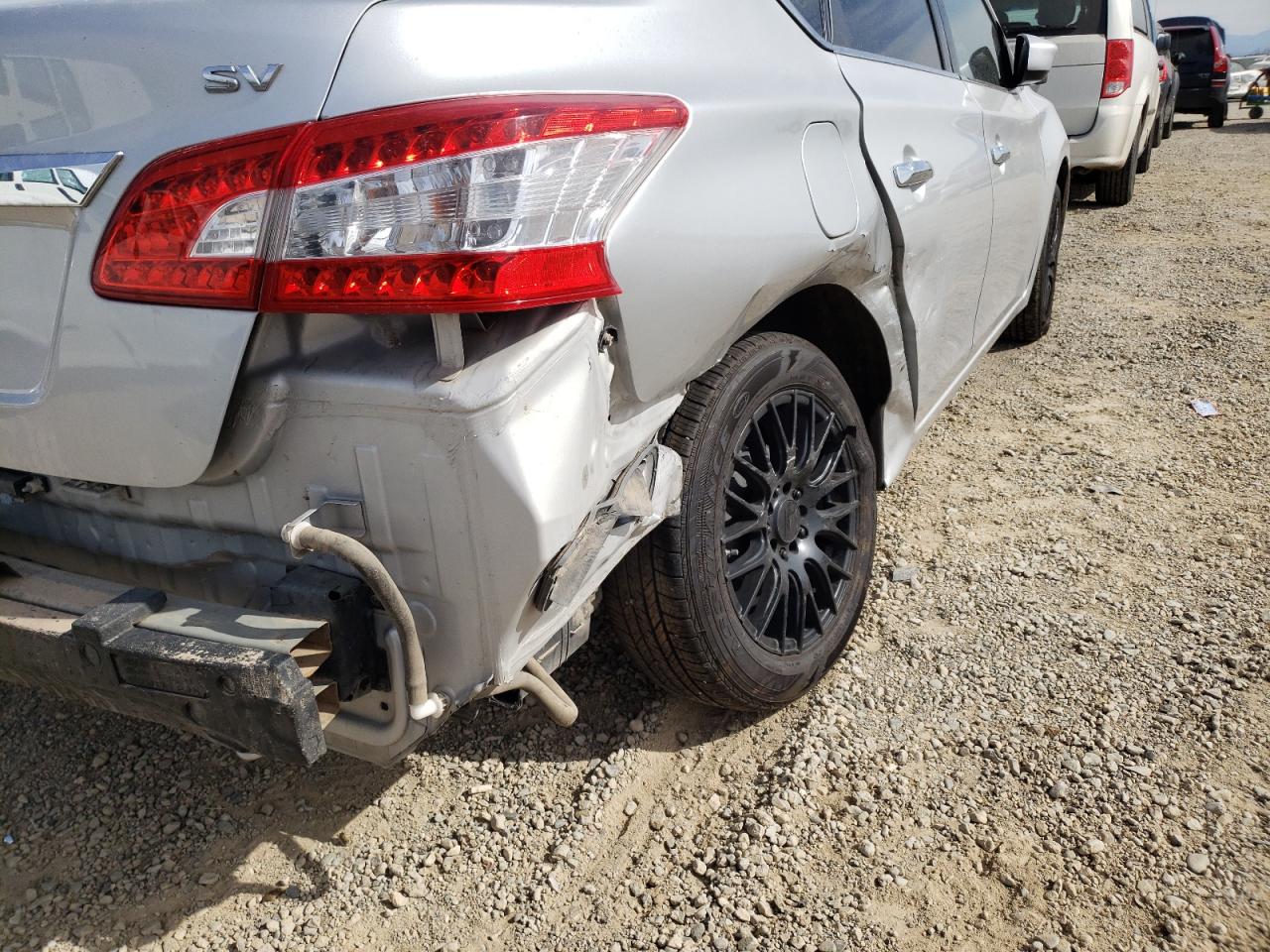 Photo 9 from auction – 2015 NISSAN SENTRA S with VIN 3N1AB7AP1FL664082