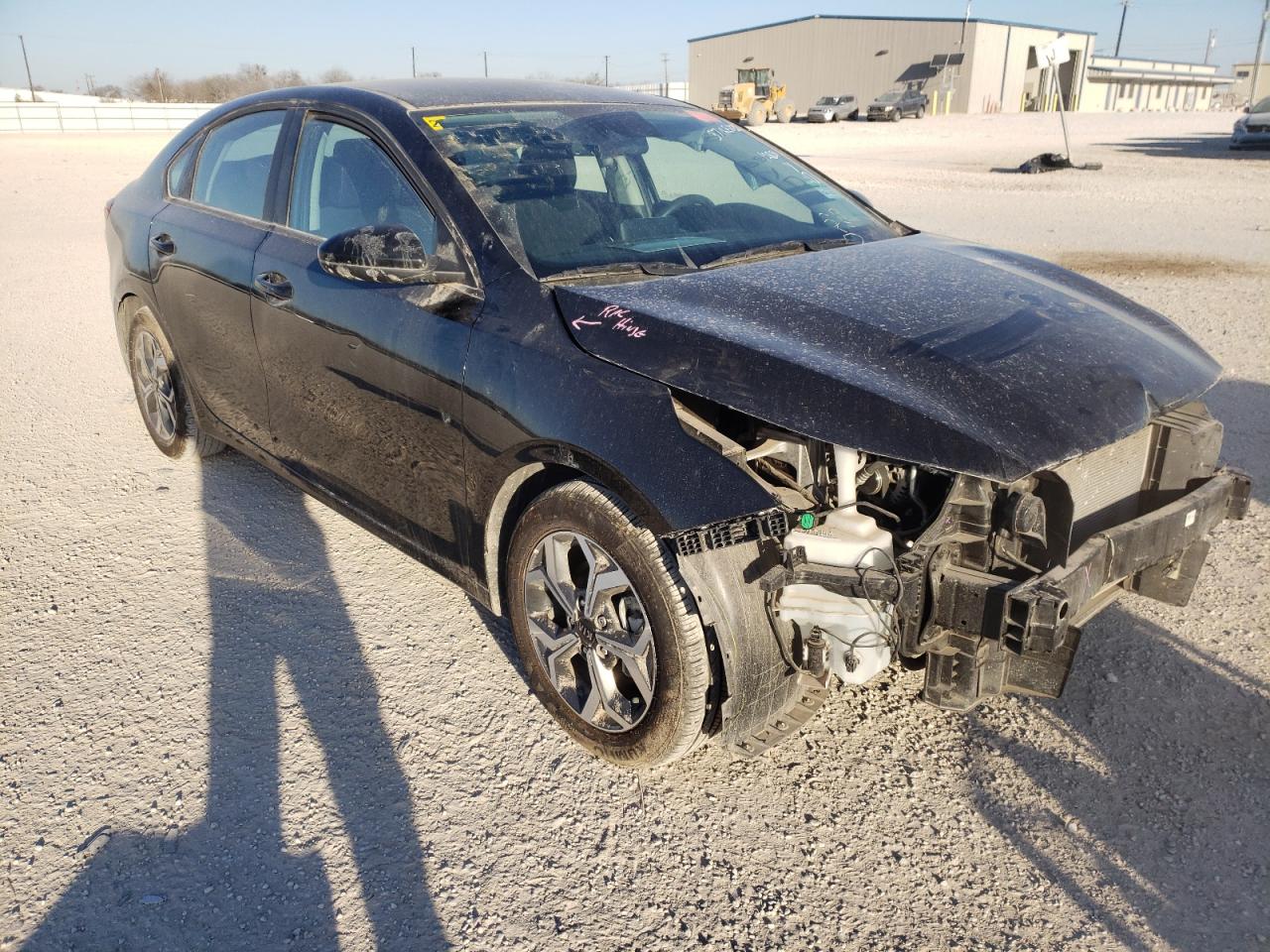 KIA FORTE FE 2021 with VIN 3KPF24AD9ME354013 - Photo from auction