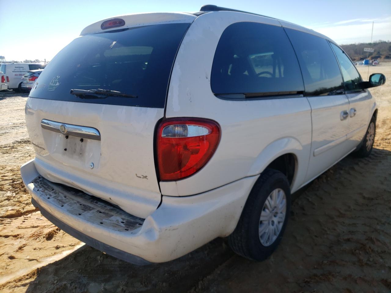 Photo 4 from auction – 2005 CHRYSLER TOWN & COU with VIN 2C4GP44R95R114652