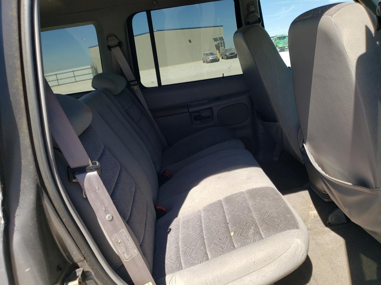 Photo 6 from auction – 1999 FORD EXPLORER with VIN 1FMZU32E0XZB30710