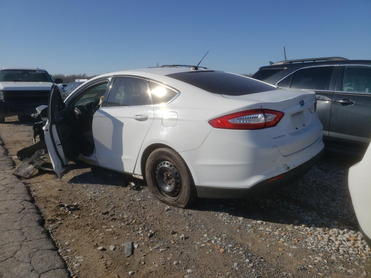Photo 3 from auction – 2014 FORD FUSION S with VIN 1FA6P0G75E5400211