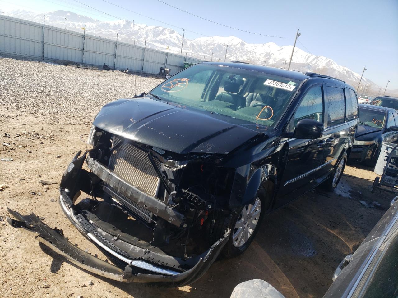 Photo 2 from auction – 2014 CHRYSLER TOWN & COU with VIN 2C4RC1BG0ER177756