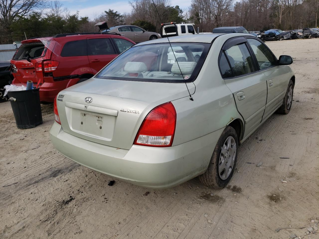 Photo 4 from auction – 2003 HYUNDAI ELANTRA with VIN KMHDN45D23U685018
