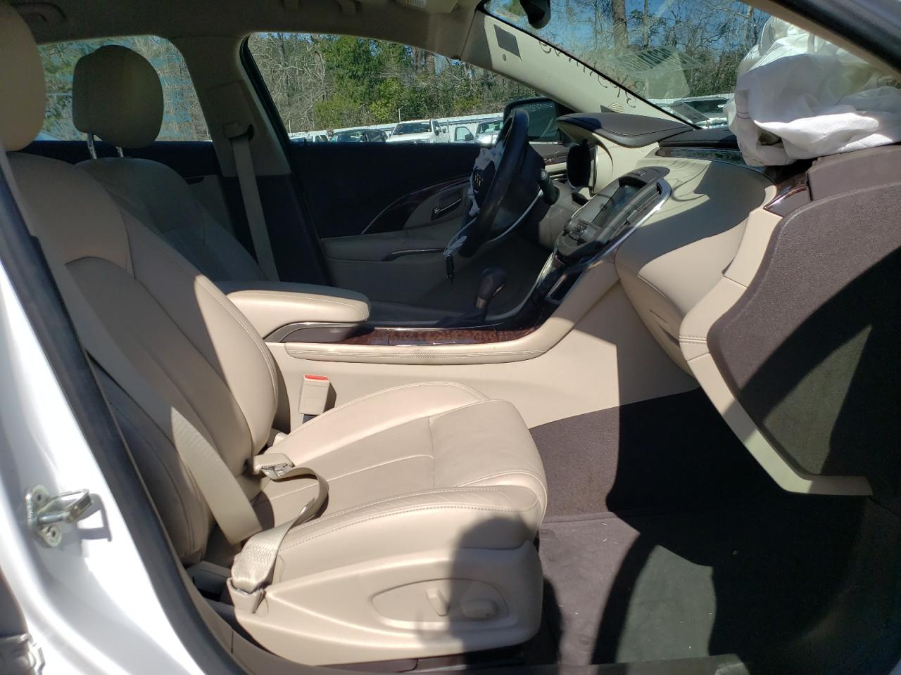 Photo 5 from auction – 2014 BUICK LACROSSE T with VIN 1G4GF5G3XEF101105