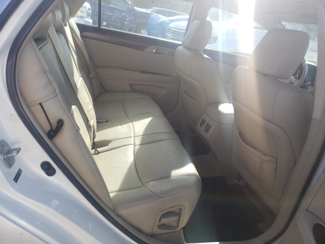Photo 6 from auction – 2011 TOYOTA AVALON BAS with VIN 4T1BK3DB0BU399094
