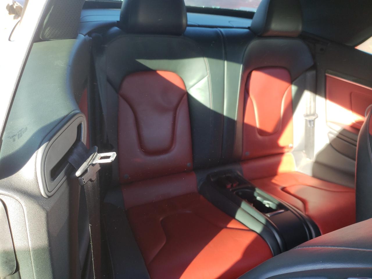 Photo 6 from auction – 2011 AUDI S5 PREMIUM with VIN WAUCGAFH5BN001742