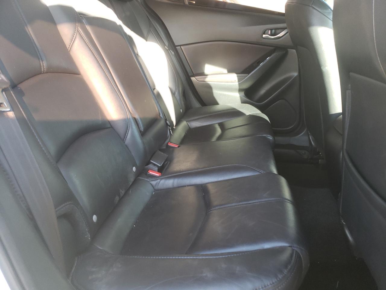 Photo 6 from auction – 2018 MAZDA 3 TOURING with VIN 3MZBN1V3XJM206179