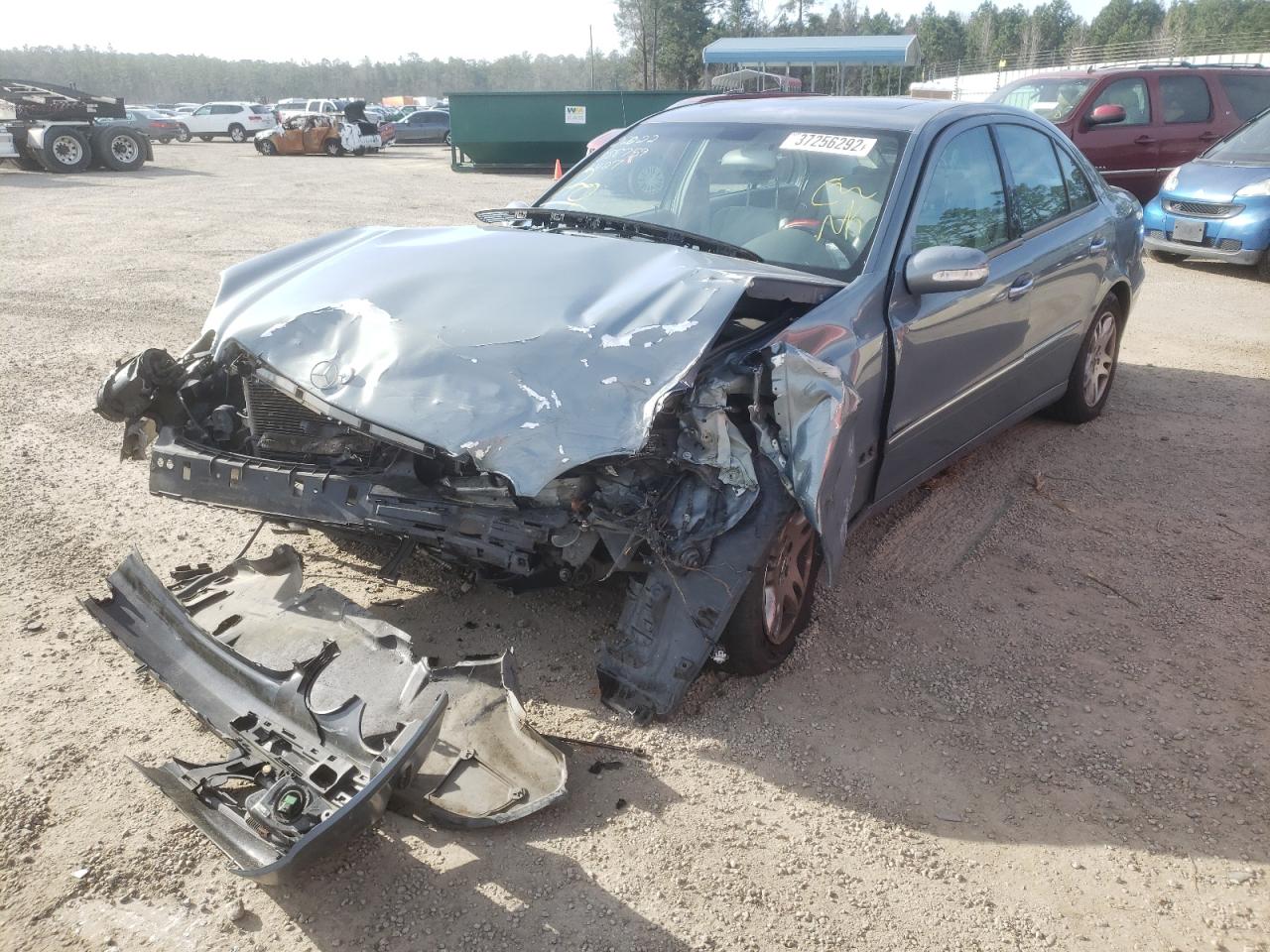 Photo 2 from auction – 2005 MERCEDES-BENZ E 320 with VIN WDBUF65J25A626427