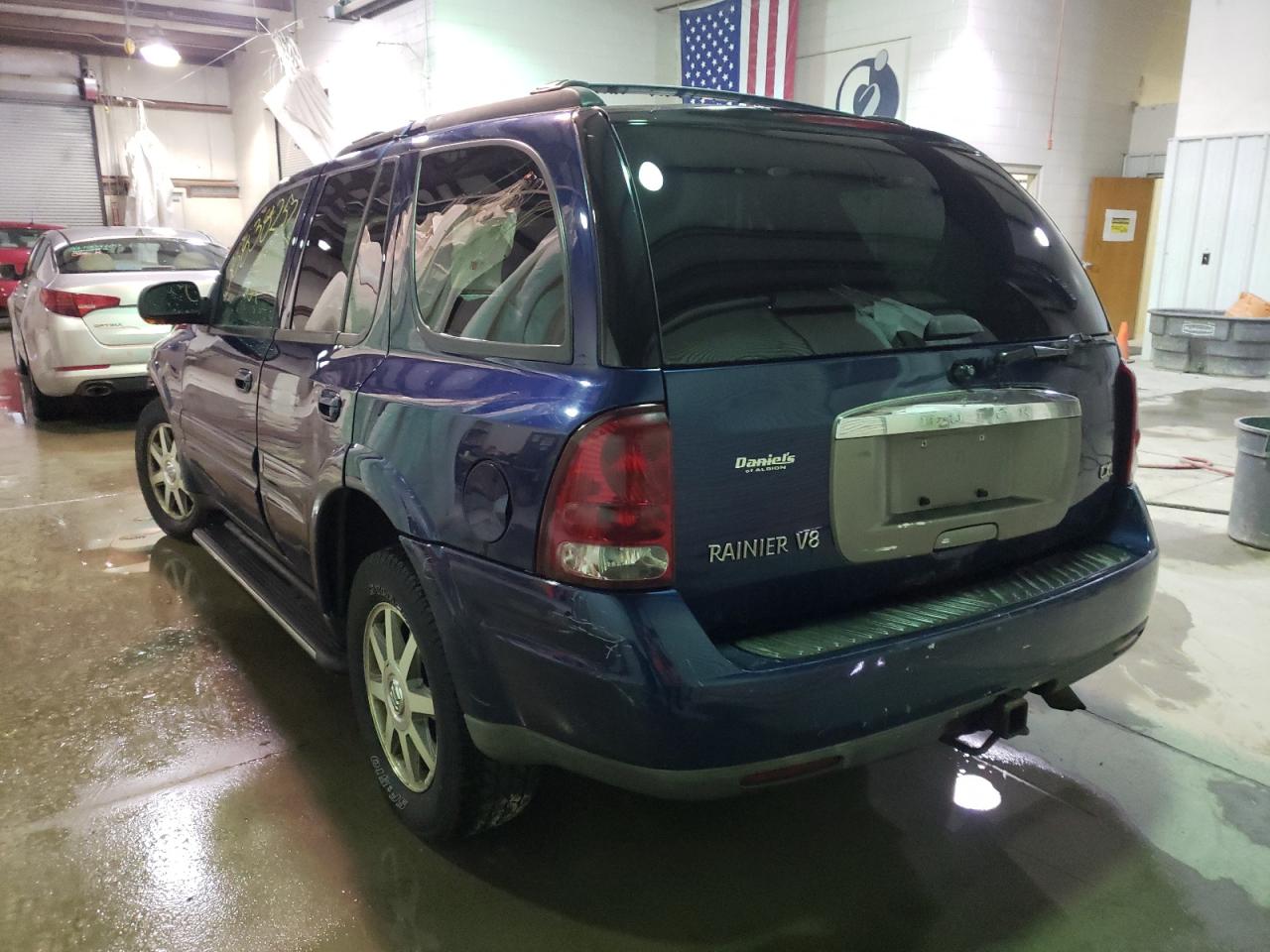 Photo 3 from auction – 2004 BUICK RAINIER CX with VIN 5GAET13P242214141