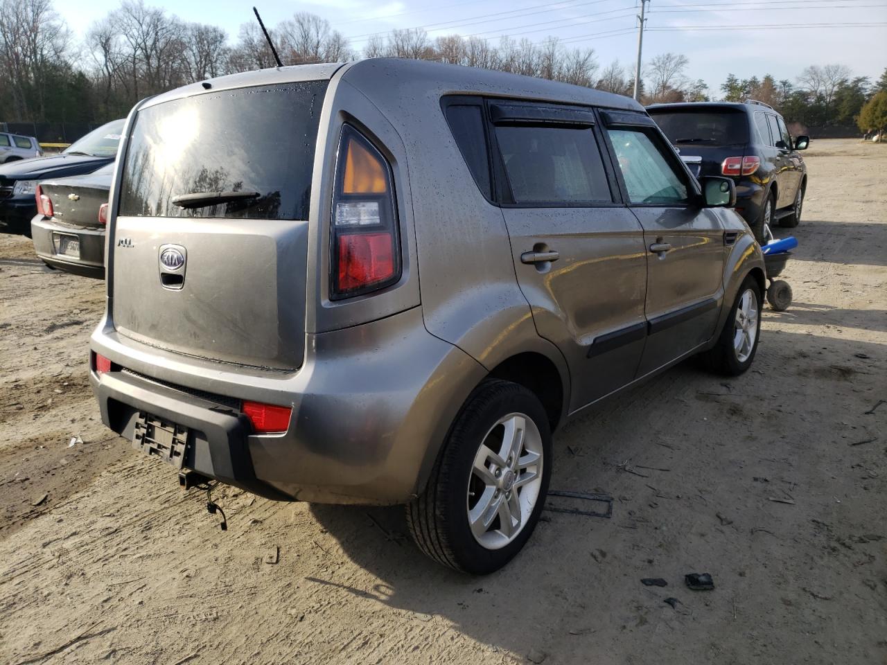 Photo 4 from auction – 2011 KIA SOUL + with VIN KNDJT2A29B7222036