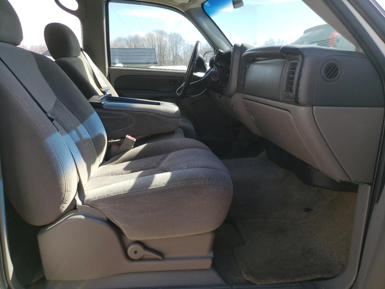 Photo 5 from auction – 2003 CHEVROLET SUBURBAN K with VIN 1GNFK16Z13J224593