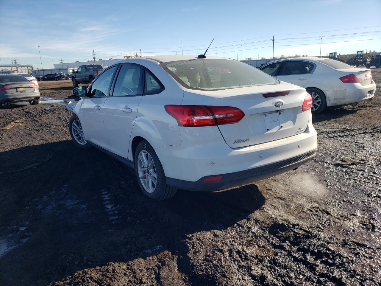 Photo 3 from auction – 2015 FORD FOCUS SE with VIN 1FADP3F23FL300488