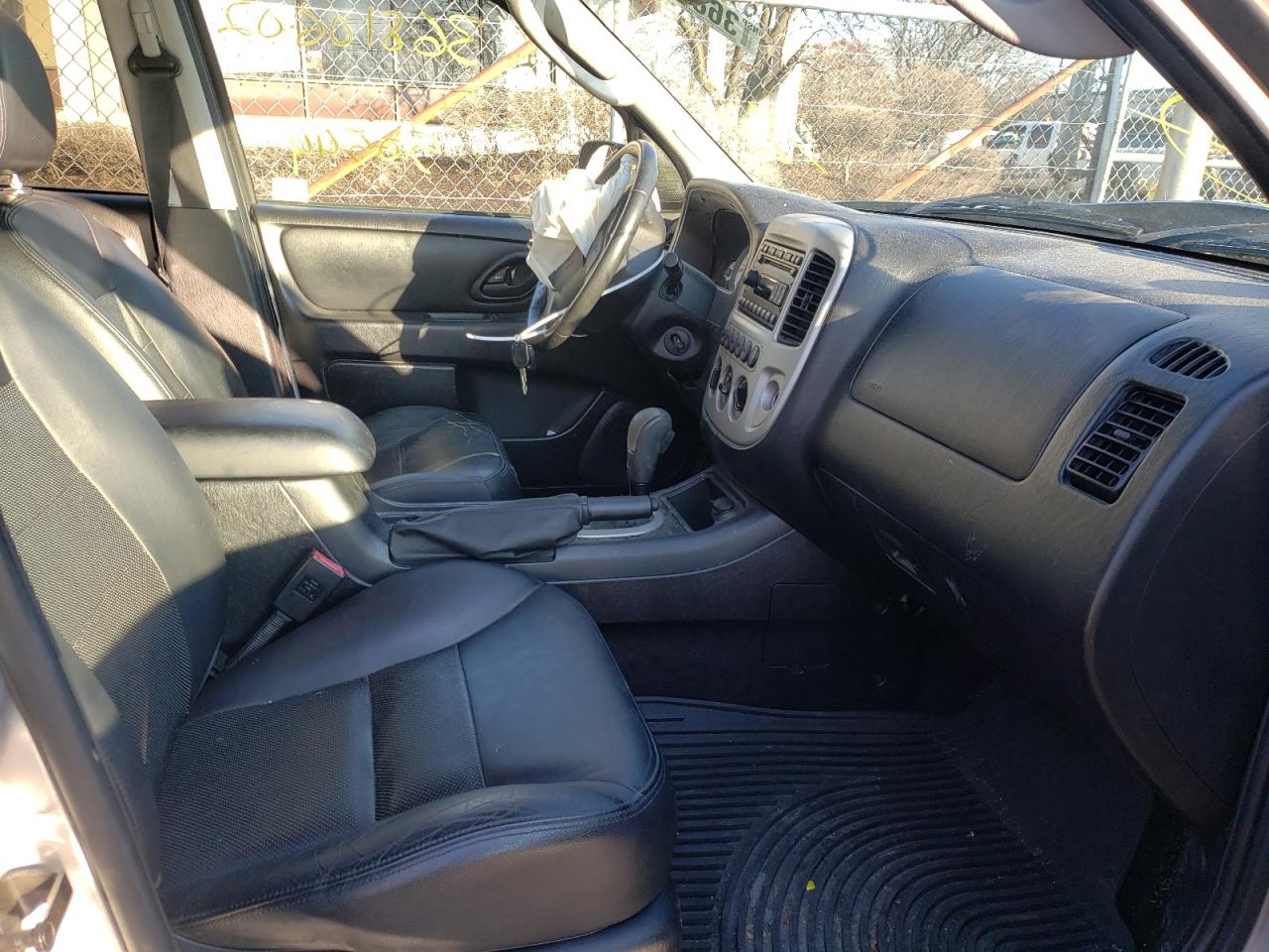 Photo 5 from auction – 2007 FORD ESCAPE LIM with VIN 1FMCU94187KA11699